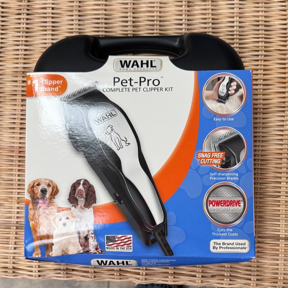 Wahl Pet-Pro Clipper Kit with Black and White Design